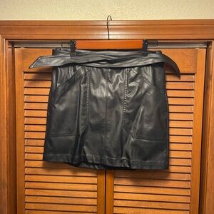 Woman’s Express Size 6 Faux Leather Skirt
